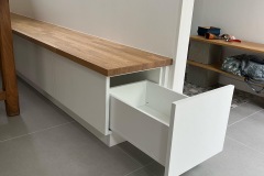 Banc en chêne et MDF laqué